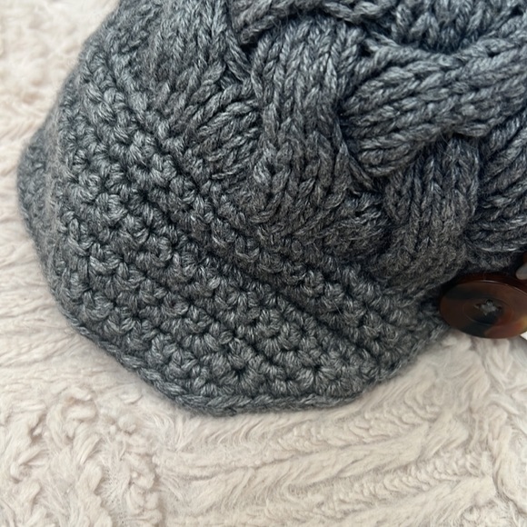 J. Crew wool blend grey cable knit winter hat, bibbed button detail, NWT - Picture 13 of 16